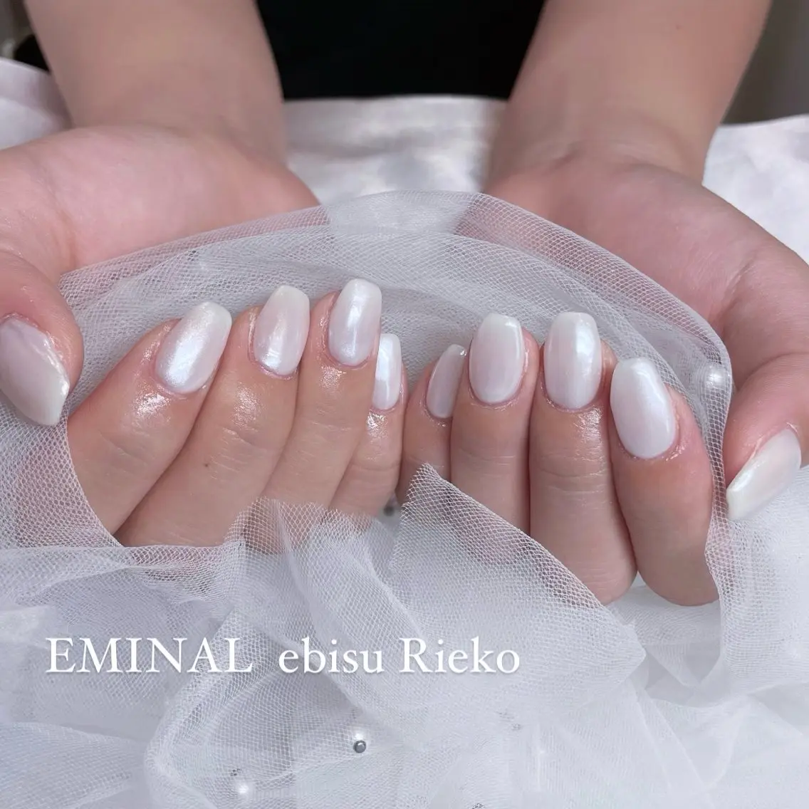 ネイル オーロラネイル ホワイト ハンドネイル Rieko EMINAL恵比寿のネイルデザイン