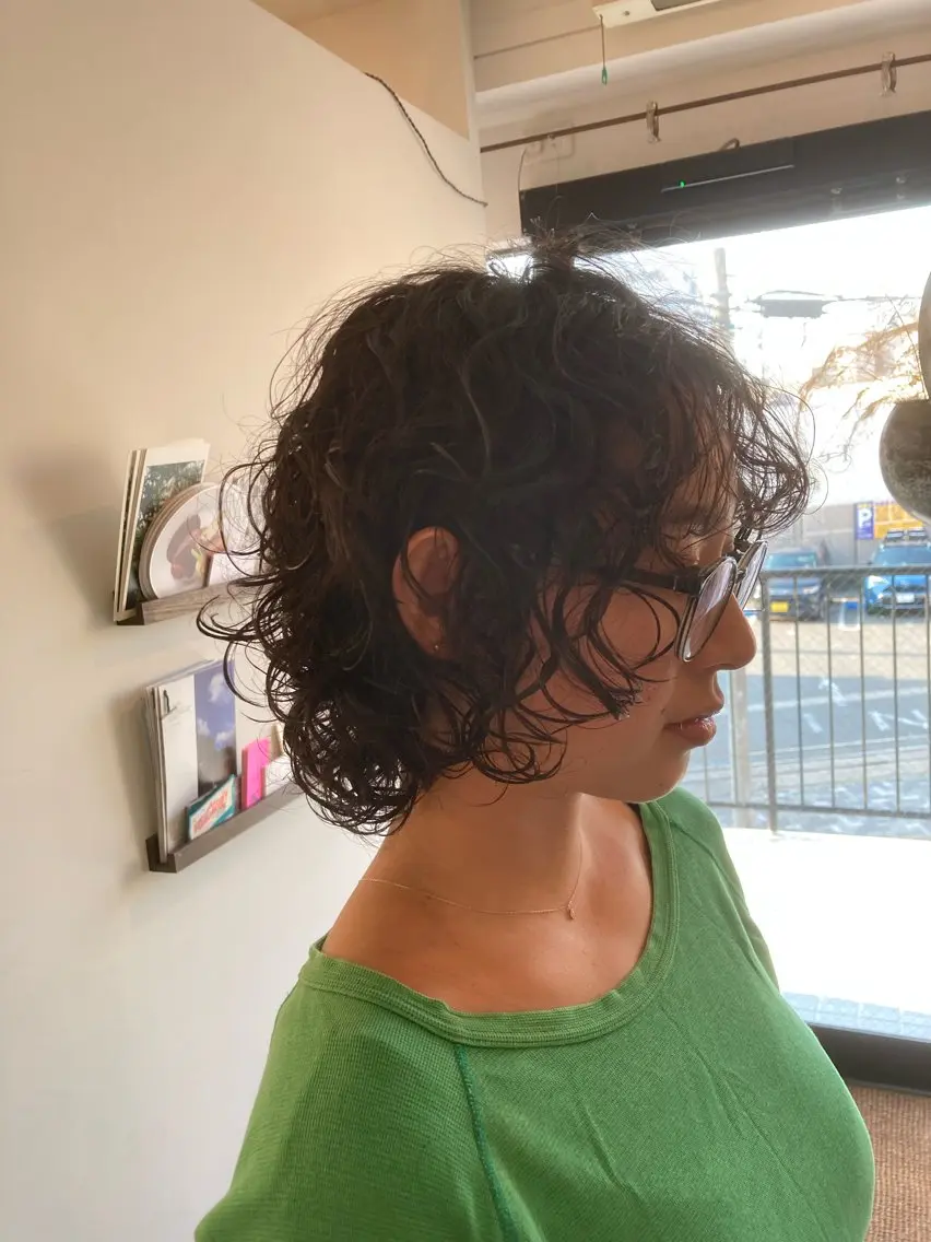 ショート パーマ レイヤーカット vahan✂︎ 小林未果🕊のヘアスタイル