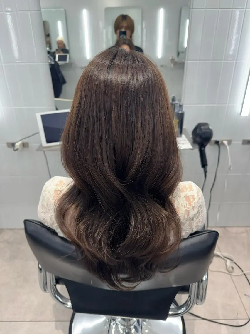 ミディアム ヘアカラー モデル支持率Ｎｏ．1 透明感グレージュのヘアスタイル