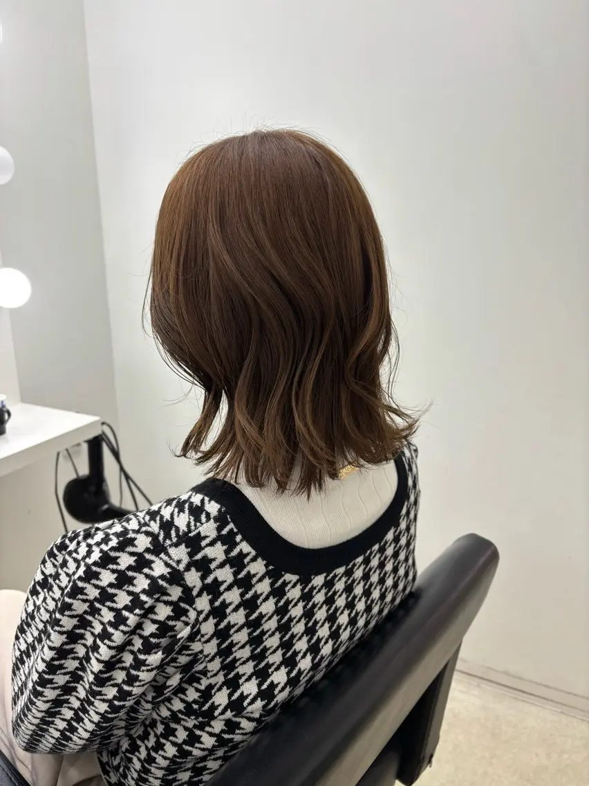 ミディアム カラー 透明感🩵顔まわり 🧡Hinano🐻のヘアスタイル