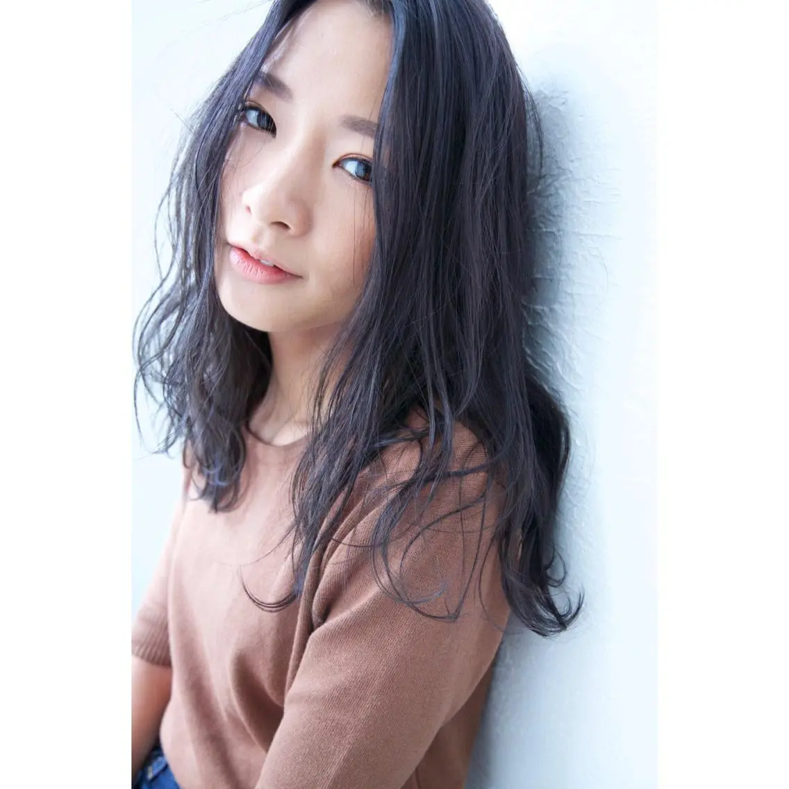 セミロング カラー ブルーカラー ブルージュ fio マナミのヘアスタイル