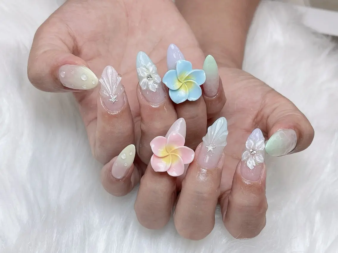 ロング トゥ ヒェンのネイルデザイン