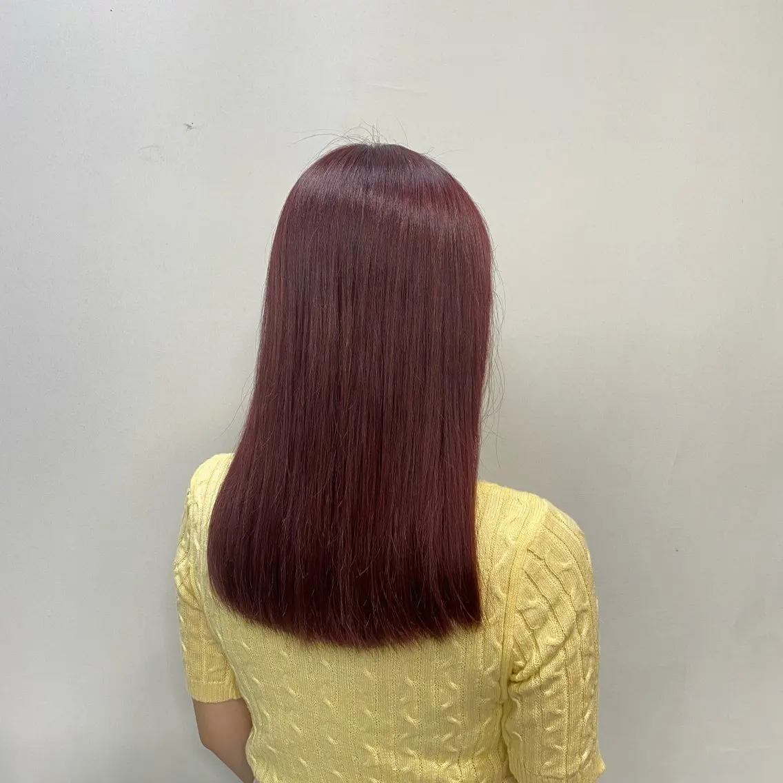 ロング カラー レッドカラー 中嶋 ほの香のヘアスタイル