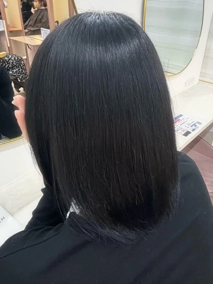 ショート カラー ブリーチ ブリーチなしカラー elu あやね💜 🫧カラー・縮毛矯正のヘアスタイル