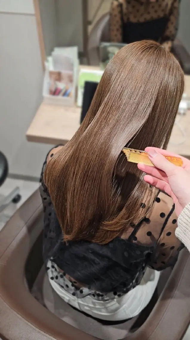 ロング カラー ベージュカラー ミルクティーベージュ トリートメント カット ヘアカラー トリートメント 【垢抜けカラー/ 縮毛矯正】Taikiのヘアスタイル