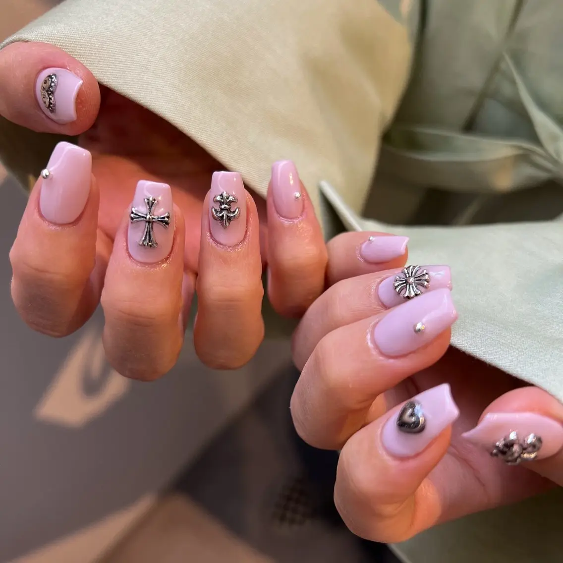 ネイル ハンドネイル nailsalon ULLのネイルデザイン