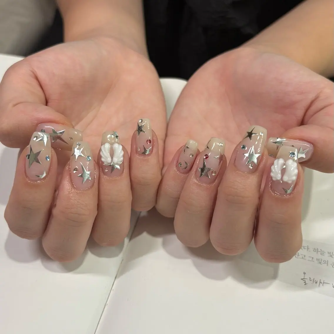 ネイル ハンドネイル ネイルズシャトン🪡 ネイリスト齊藤のネイルデザイン