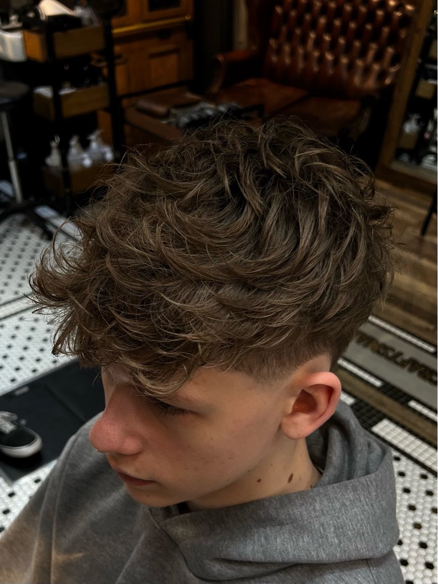 メンズ フェードカット 刈り上げ カット 指名No.1💥 ユウトのヘアスタイル
