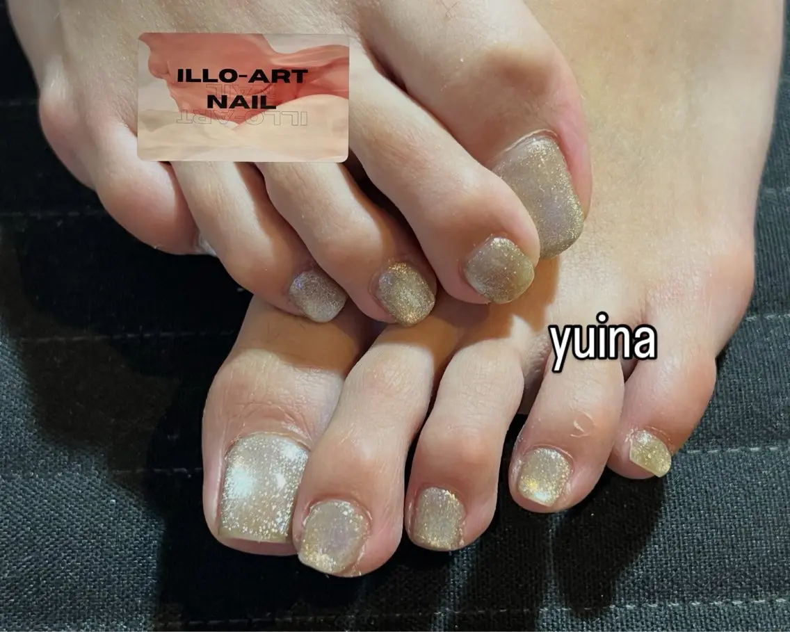 ネイル フットネイル マグネットネイル マグネットワンカラー ワンカラーネイル ILLO Yuinaのネイルデザイン
