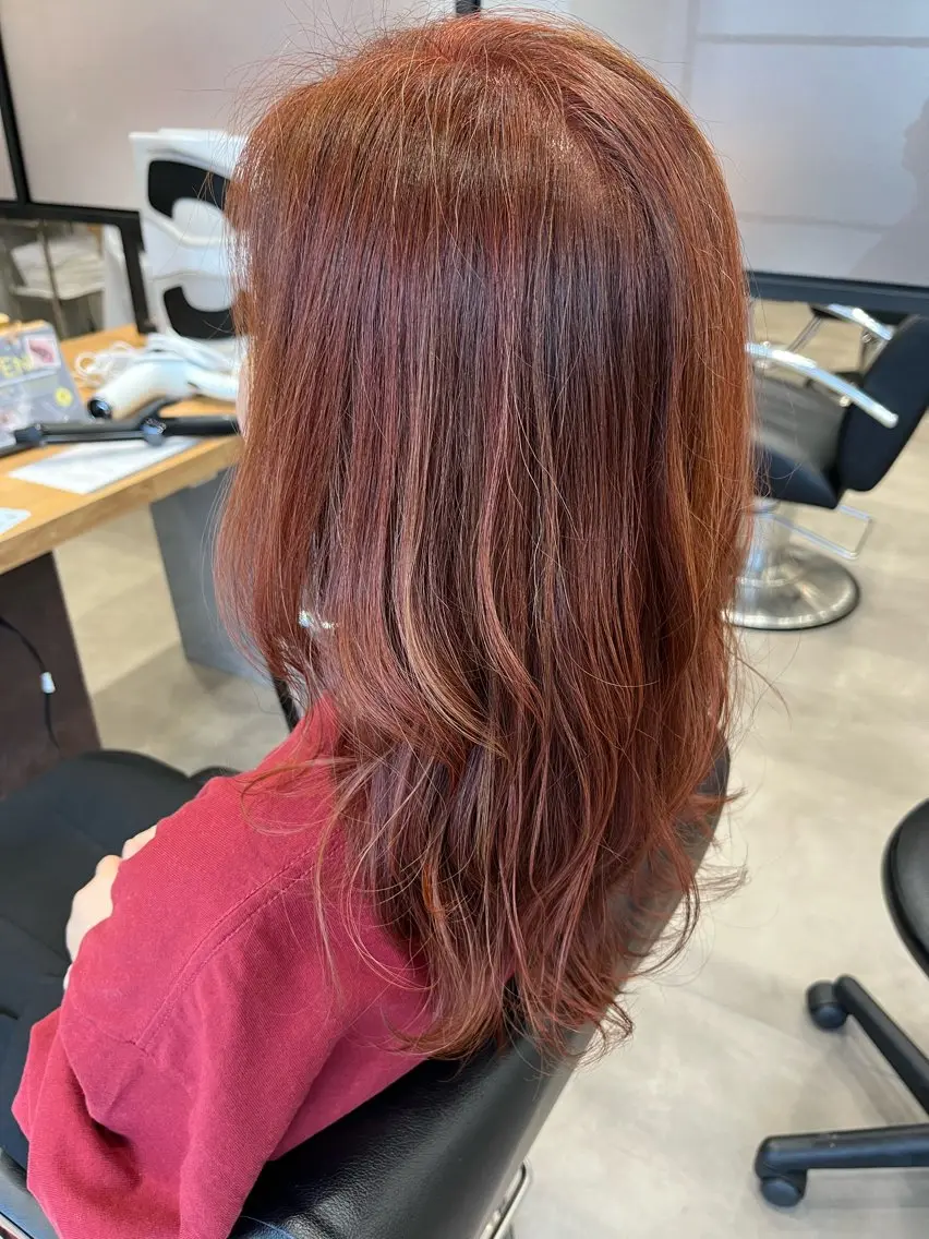 ミディアム カラー 花城 沙也加のヘアスタイル