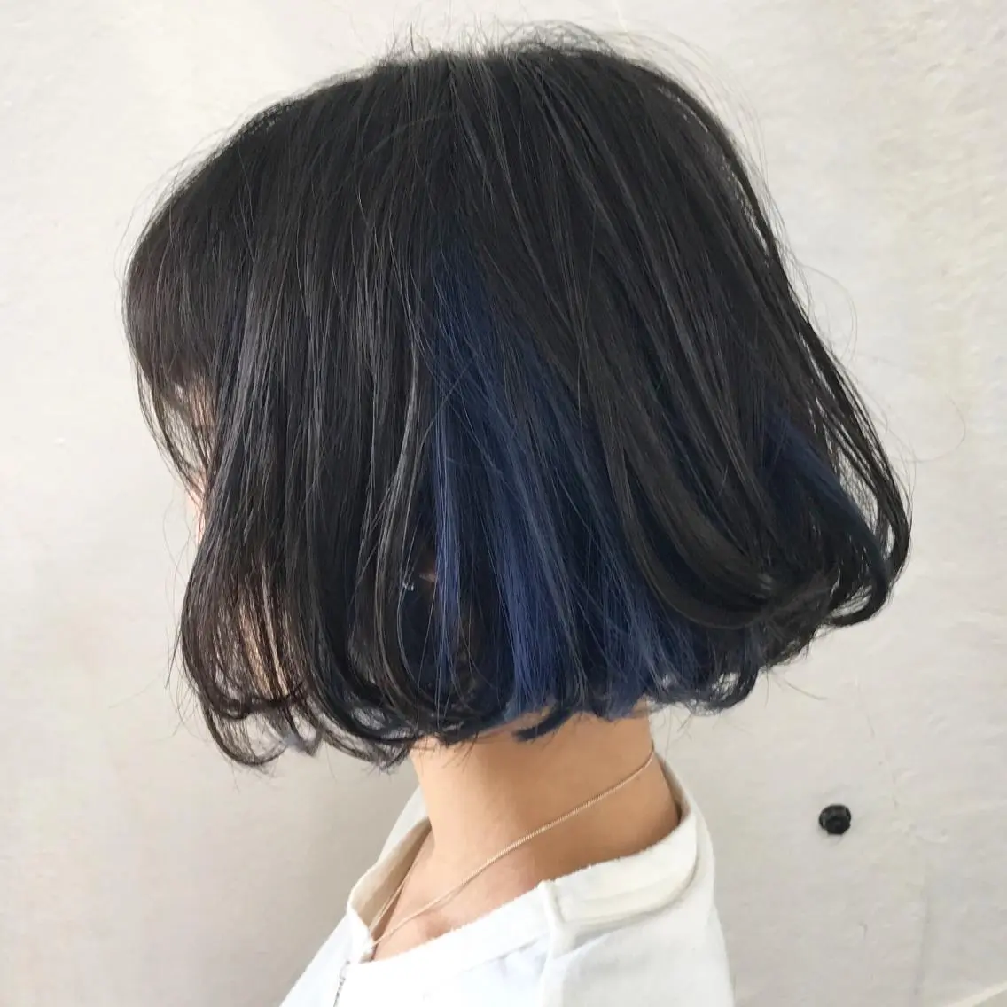 ショート カラー ブリーチ ブルーカラー ネイビーカラー タンバルモリ K-POP好き美容師 🇰🇷Kai.Yのヘアスタイル