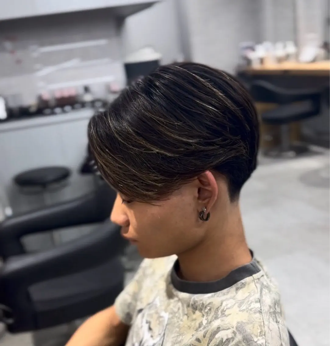 ショート カラー パーマ メンズ センターパート メンズハイライト メンズメッシュ メンズパーマ ハイライトカラー カット ヘアカラー パーマ 🔥メンズ 特化🔥菊水皐暉🔥のヘアスタイル