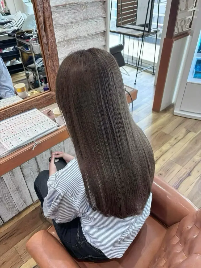 ロング カラー ベージュカラー ブリーチ ダブルカラー ミント ミントベージュ ヘアカラー トリートメント &.TIGRE 越冨 レイヤー/顔周り特化のヘアスタイル