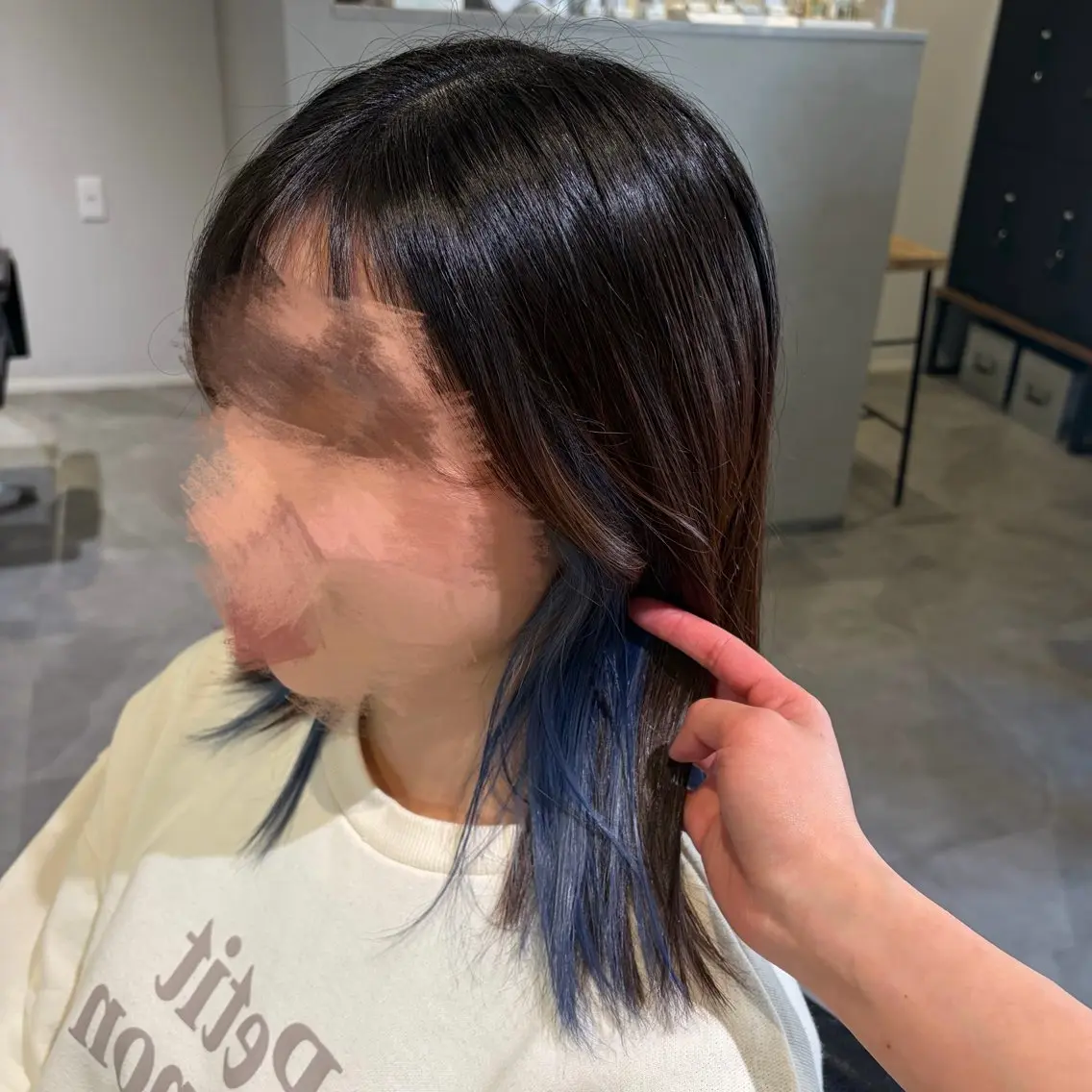 ミディアム カラー ブルーカラー イヤリングカラー ヘアカラー MIRUKA/ 暖色カラー/ベージュのヘアスタイル