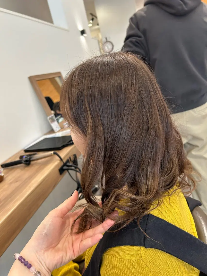 ミディアム カラー やまこし 美裕樹のヘアスタイル