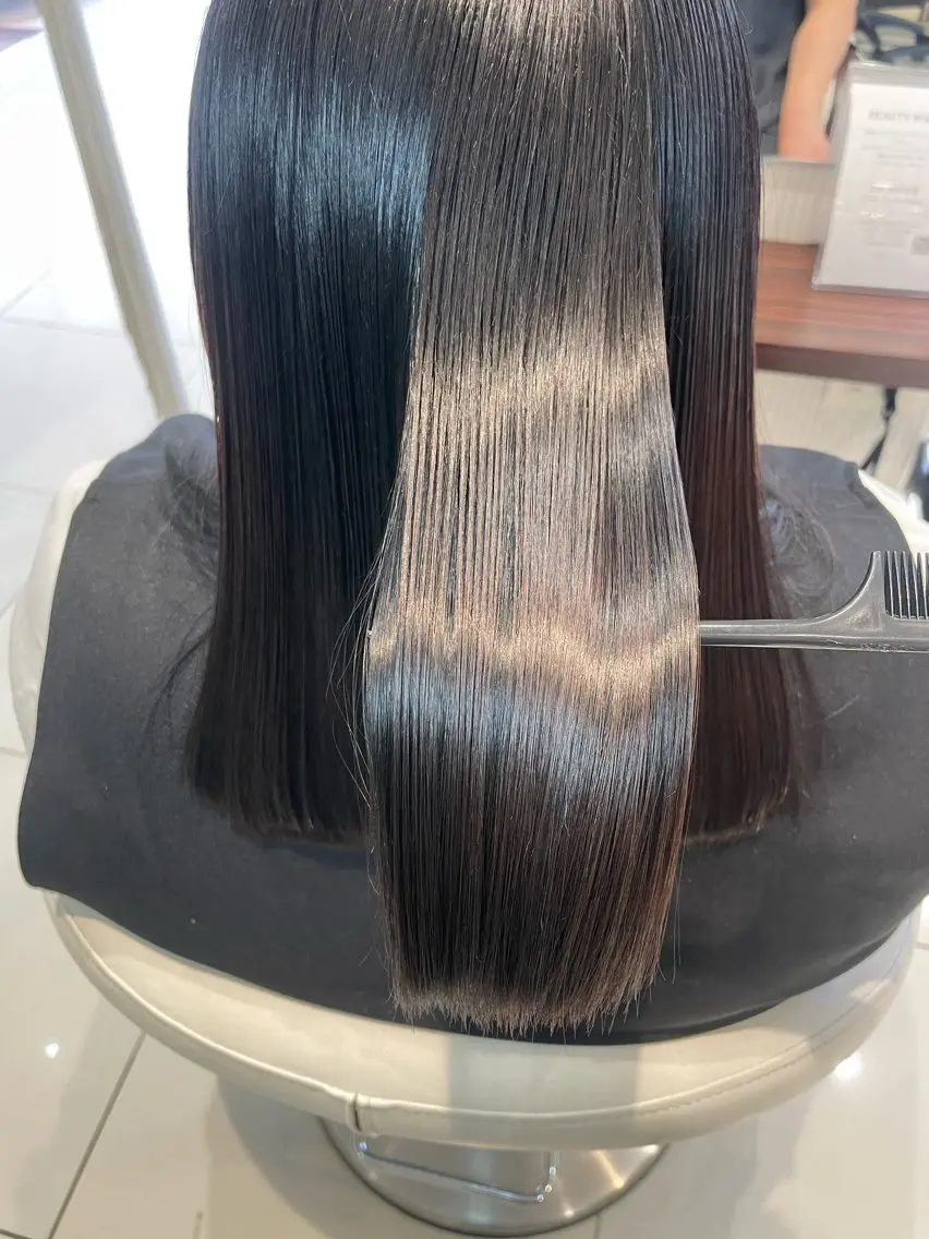 セミロング カット 縮毛矯正 トリートメント ブリーチしてても 綺麗にかかる縮毛矯正のヘアスタイル