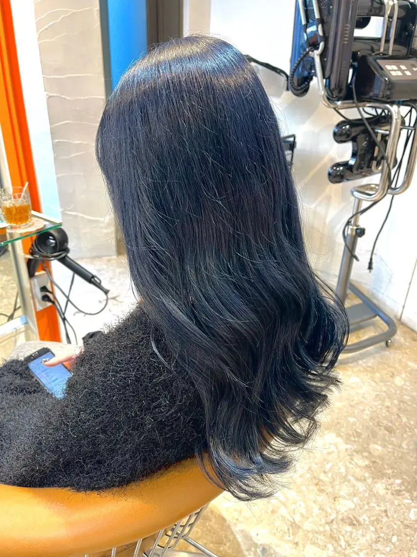 セミロング カラー ヘアカラー うしだ かおるのヘアスタイル