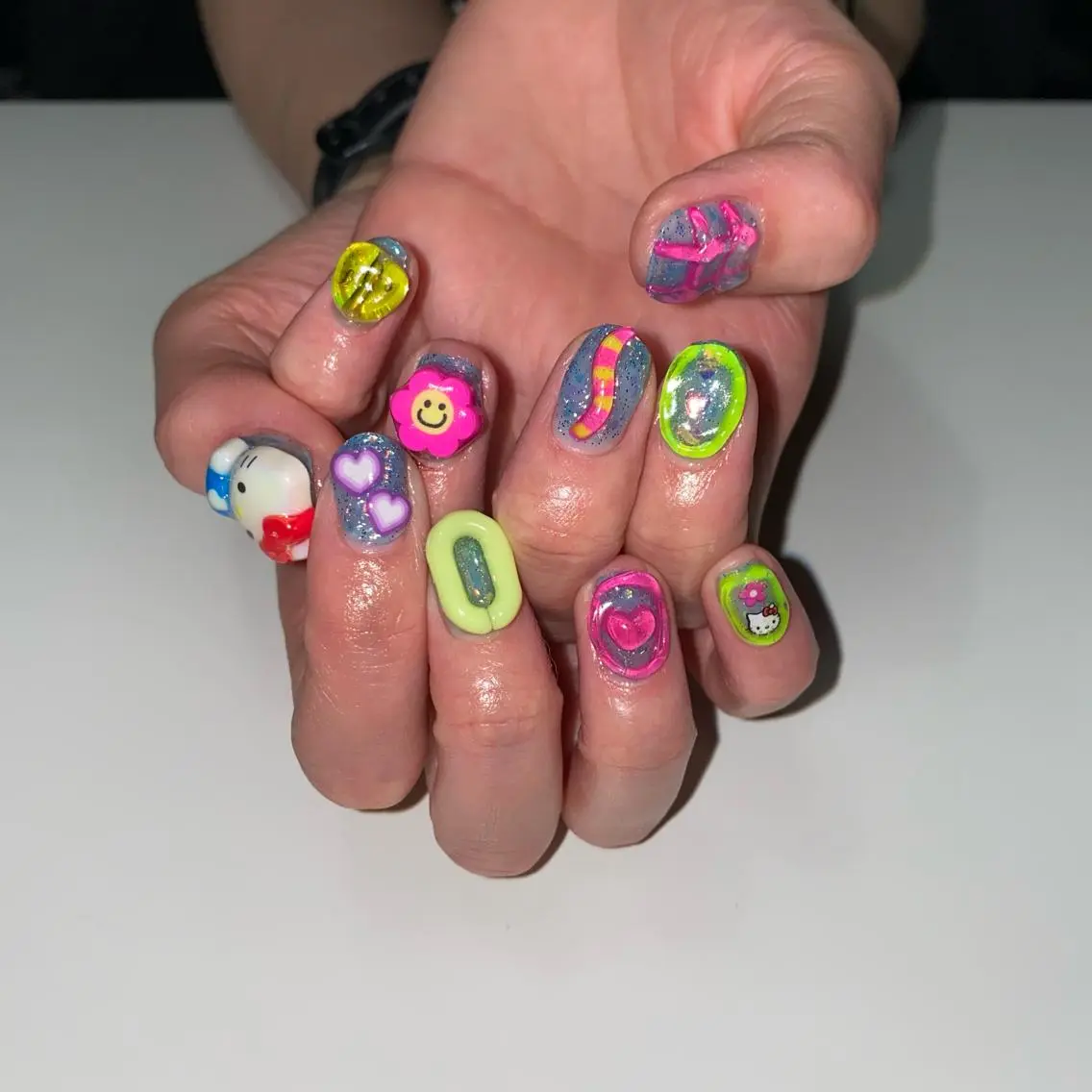 ネイル 氷ネイル・うるうるネイル 韓国ネイル ハンドネイル Nail by Licorneのネイルデザイン