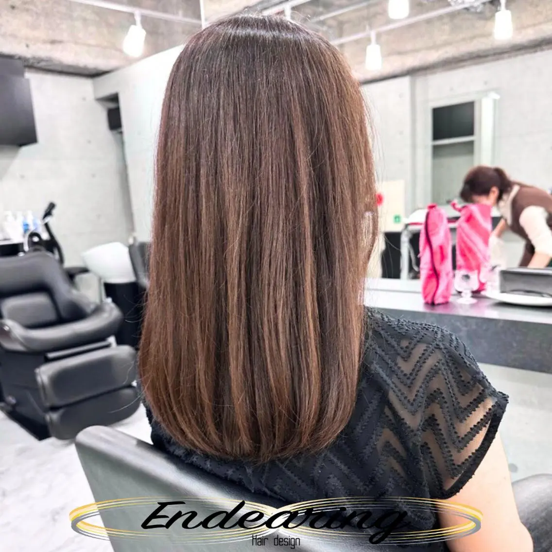 ロング アッシュ アッシュブラウン レイヤーカット ロング ローレイヤー カット ヘアカラー Endearing 銀座/レイヤーカットのヘアスタイル