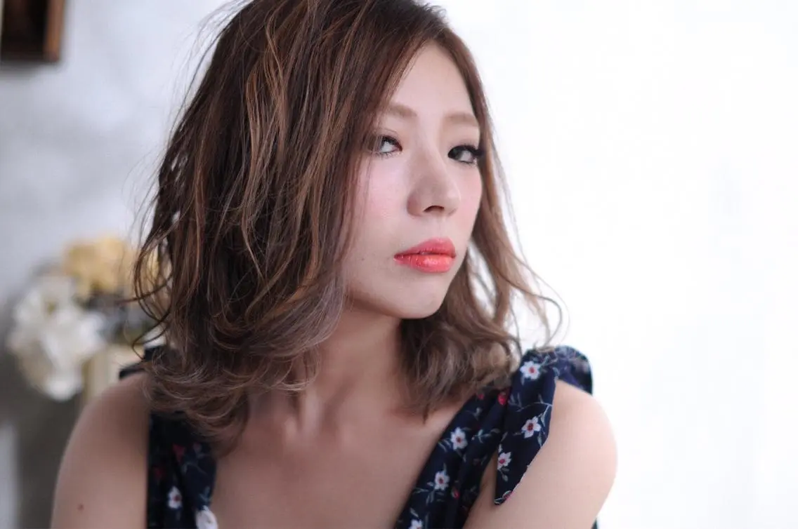 ミディアム カラー ベージュカラー ハイライトカラー ラベンダーカラー ハイライト 松村 崇弘のヘアスタイル