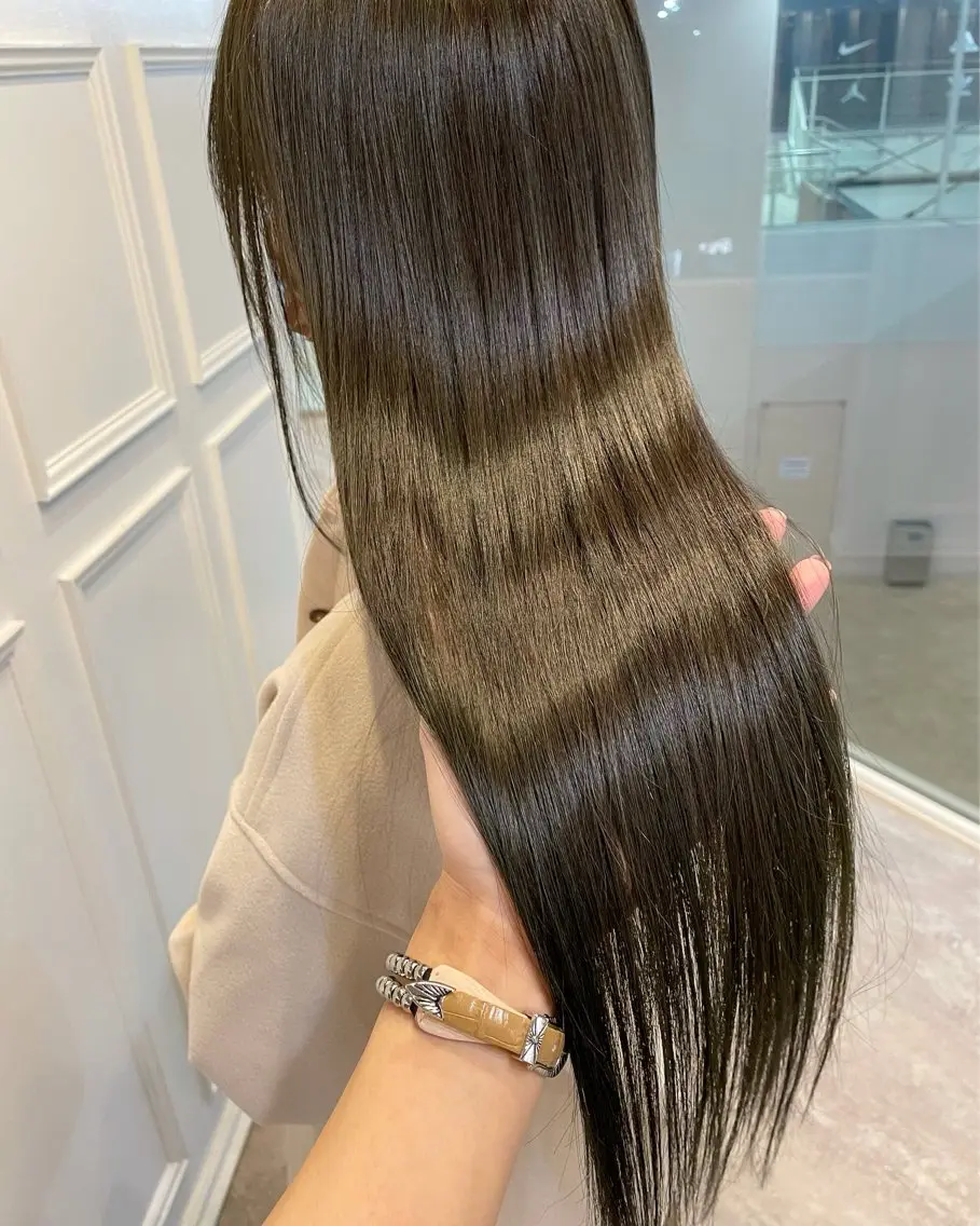 ロング 縮毛矯正 トリートメント 透明感カラー 🪽AYAKAのヘアスタイル
