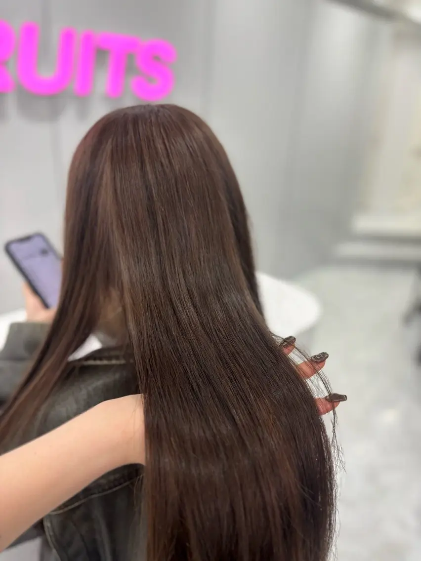ロング ヘアカラー トリートメント ヘアセット 赤髪/ワインレッド/ 韓国系 まなかのヘアスタイル
