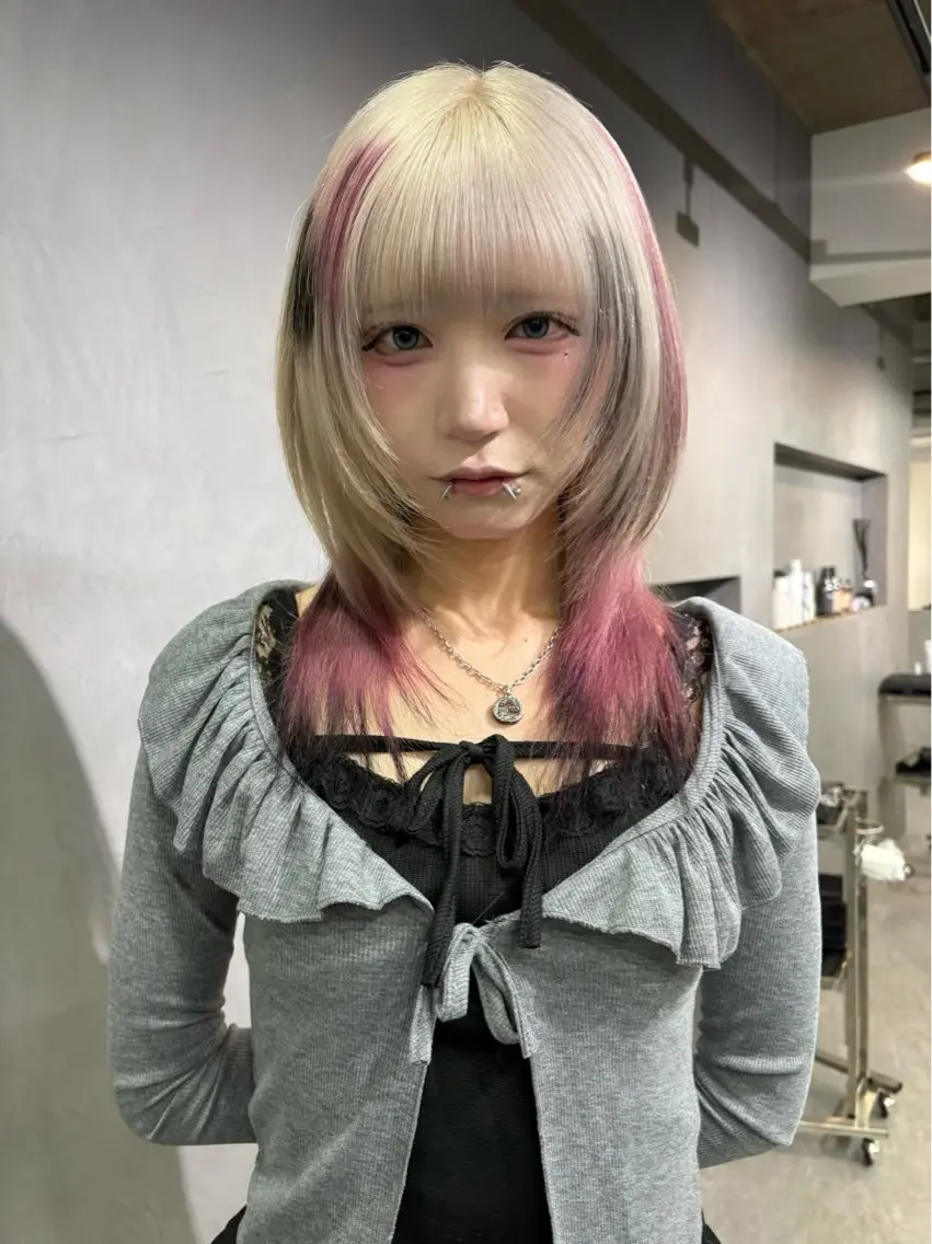 セミロング カラー ヘアアレンジ ヘアカラー 🌈【🎀ヘアデザイ ナー🎀】✨ノン✨のヘアスタイル