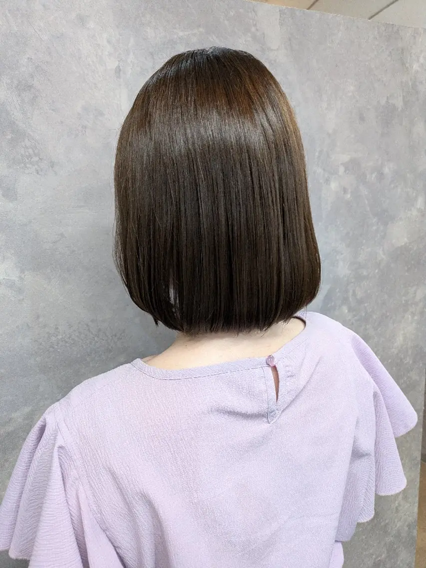 カラー ミディアム アッシュ ベージュカラー カット ヘアカラー 佐藤 璃咲のヘアスタイル