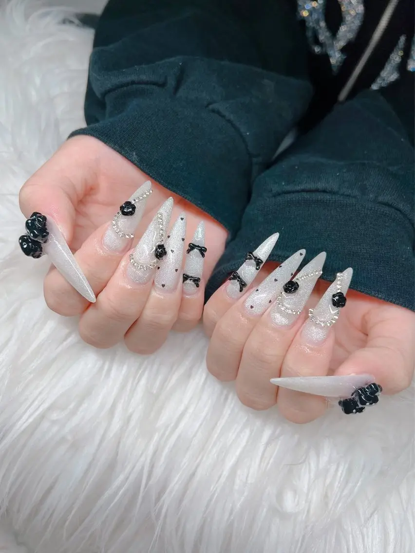 ネイル 長さ出し グラデーション 卒業式 キラキラネイル マグネットネイル ハンドネイル Lee Nailsのネイルデザイン