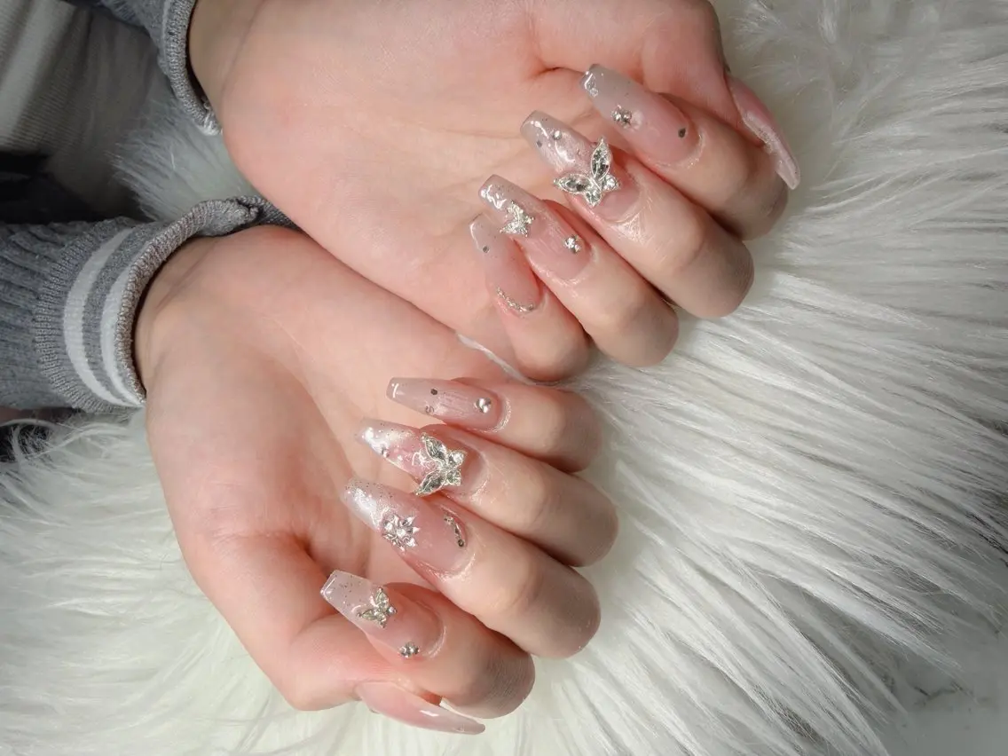 ネイル 長さ出し グラデーション 卒業式 キラキラネイル マグネットネイル Lee Nailsのネイルデザイン