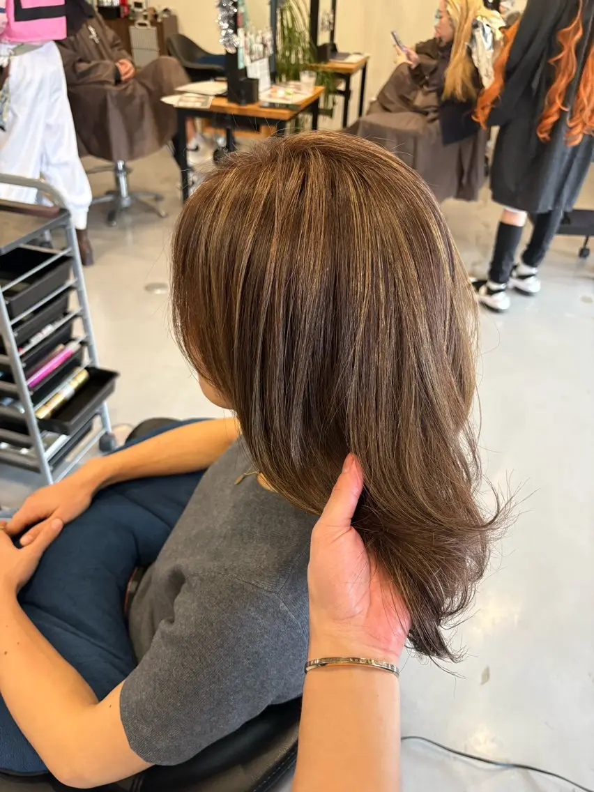 ミディアム ハイライト カット ヘアカラー トリートメント 一刀 厚太のヘアスタイル