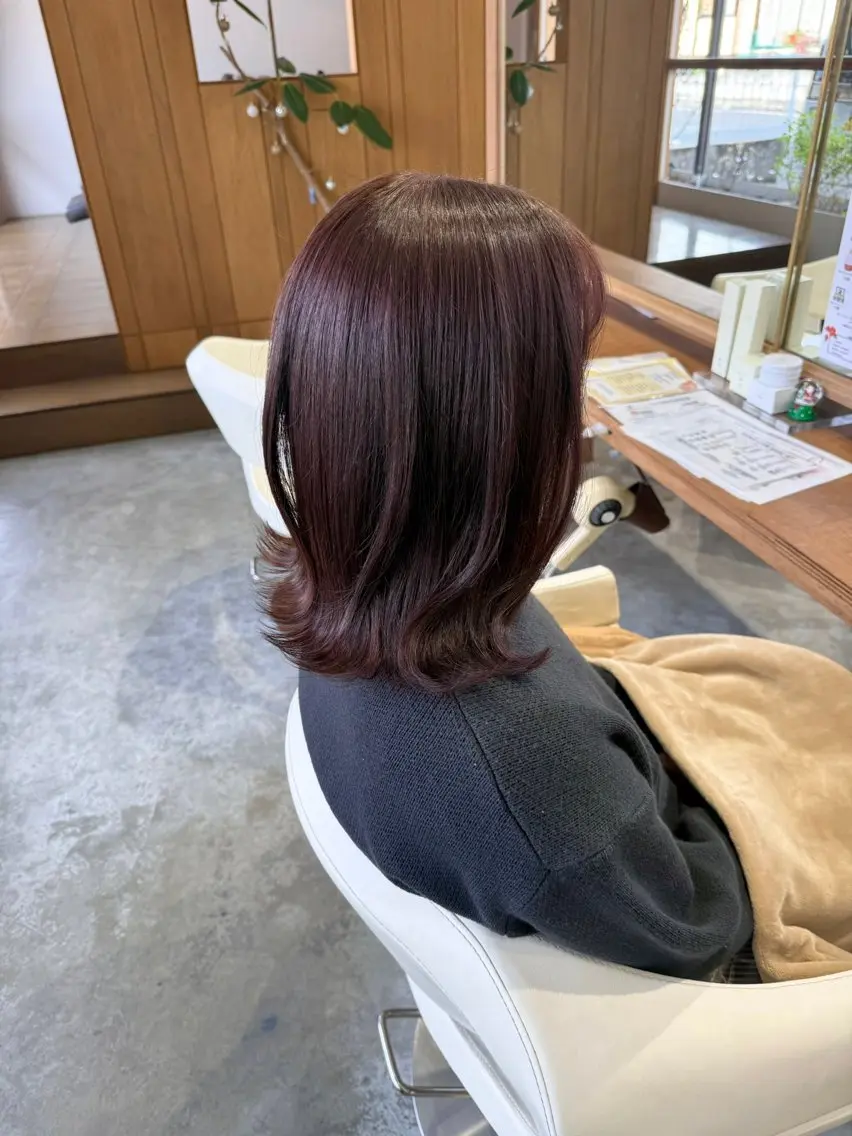 ミディアム カラー ブラウンカラー バイオレットカラー バイオレットブラウン WATANABE MISAKIのヘアスタイル