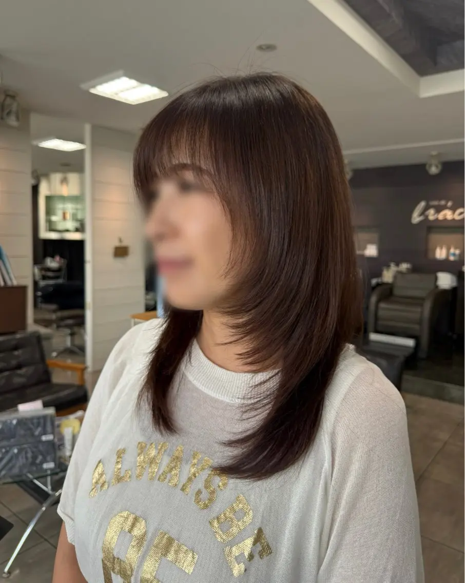 セミロング ハイトーンカラー✨ 慶田玲和のヘアスタイル