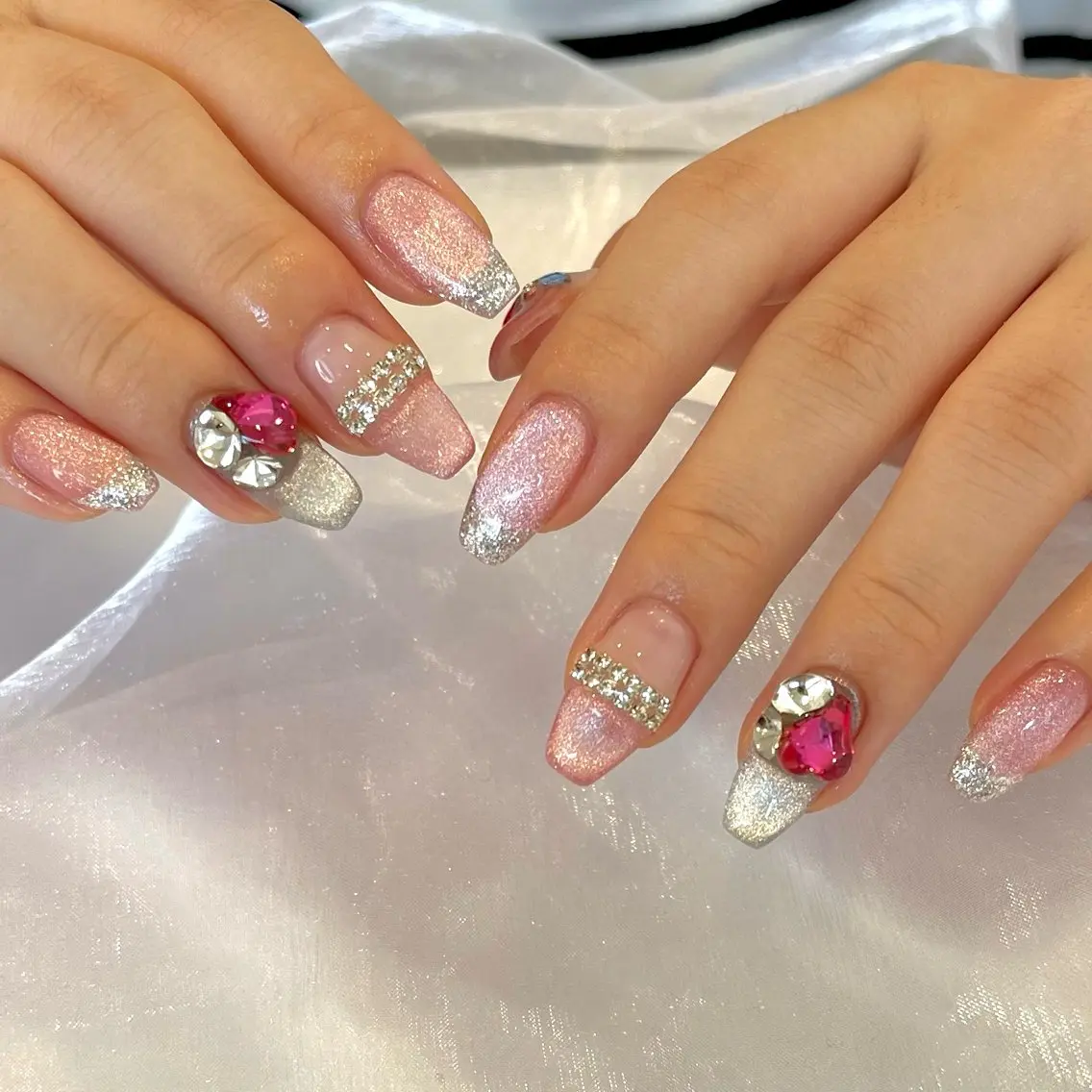 ネイル キラキラネイル 韓国ネイル ワンホンネイル ハンドネイル COCO NAILのネイルデザイン