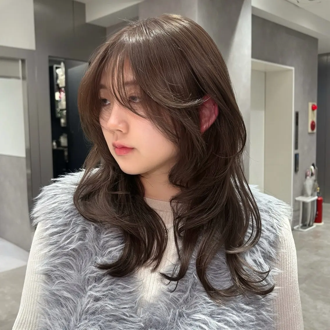 セミロング カラー ブリーチ 透明感カラー レイヤーカット カット ヘアカラー レイヤーカット/新宿 /ベージュ/ｿﾉｶのヘアスタイル