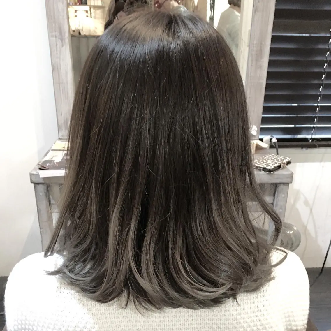 セミロング カラー グラデーションカラー Lolonois池田 代表 鍜治本颯太のヘアスタイル
