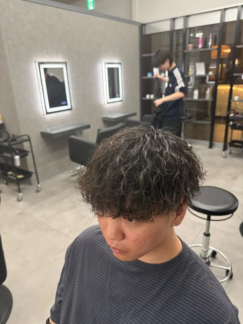 ショート カラー パーマ メンズ メンズパーマ 波巻きパーマ カット パーマ メンズ特化 👑YUTAのヘアスタイル