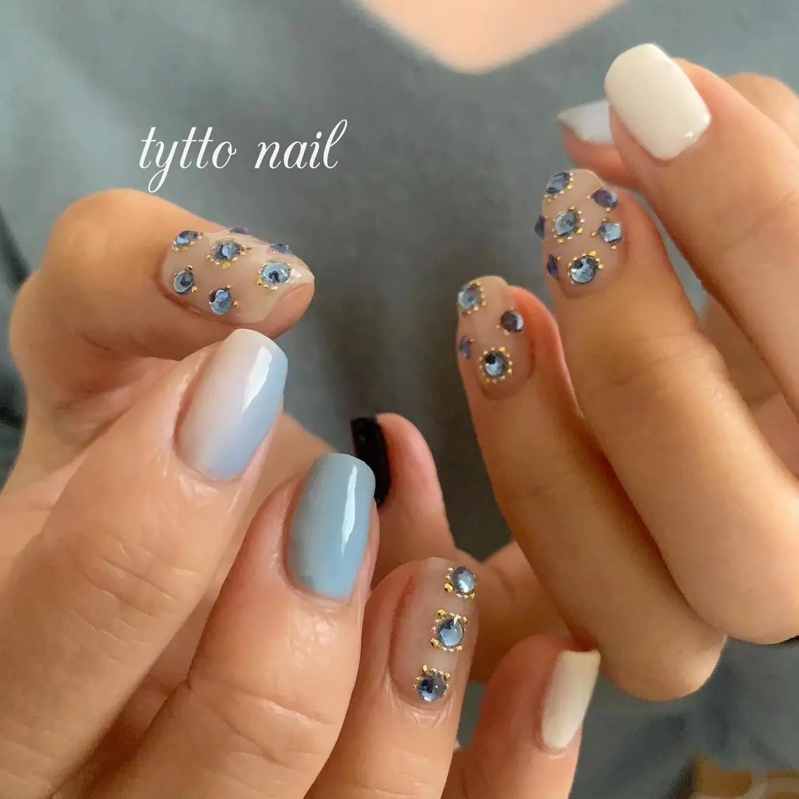 ネイル ブルー キラキラネイル 韓国ネイル ワンカラーネイル ハンドネイル tytto nail ❤︎‪‪eri‪‪のネイルデザイン