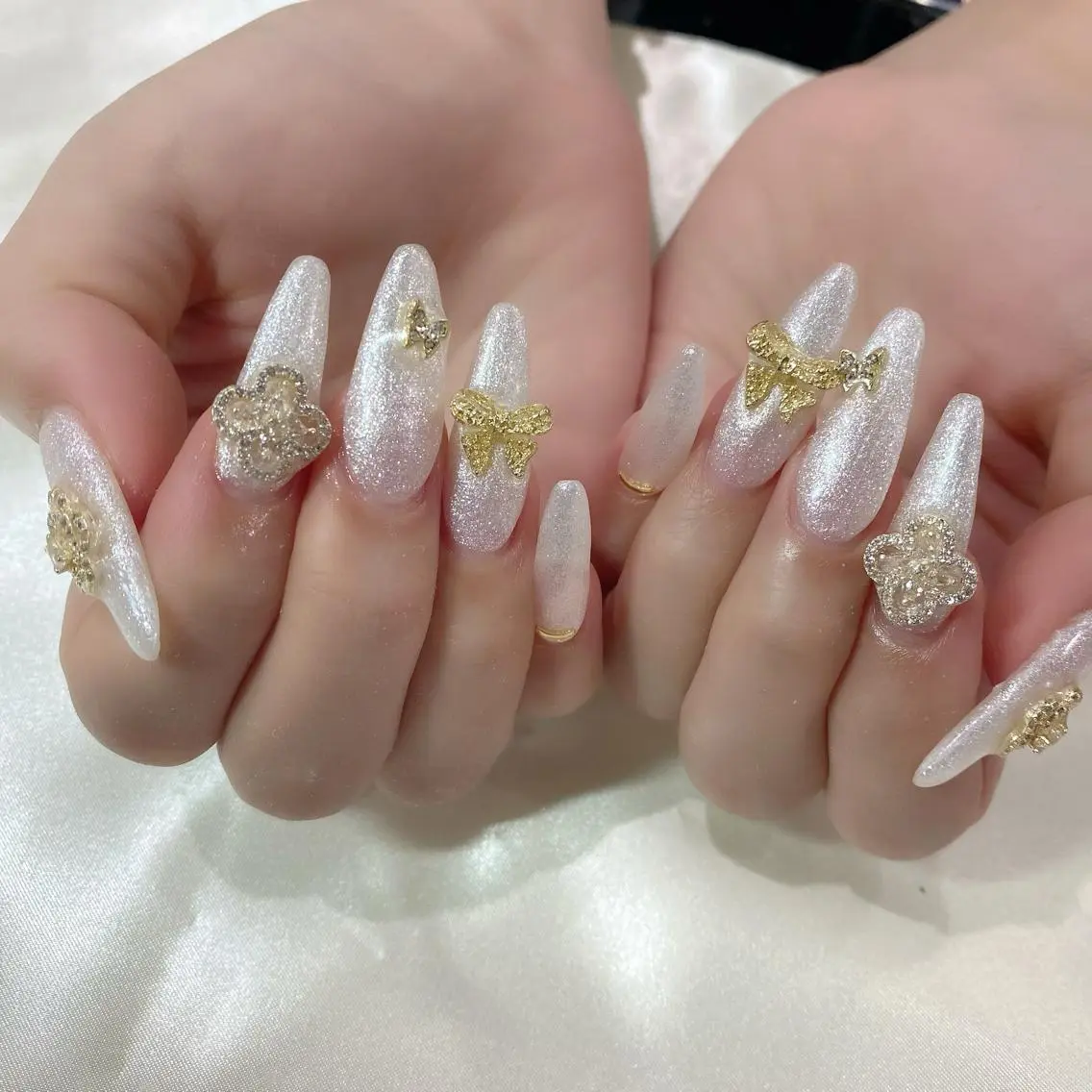 ネイル ゴージャス ロングネイル スカルプネイル ホワイト 冬ネイル ハンドネイル Salon Ｋのネイルデザイン