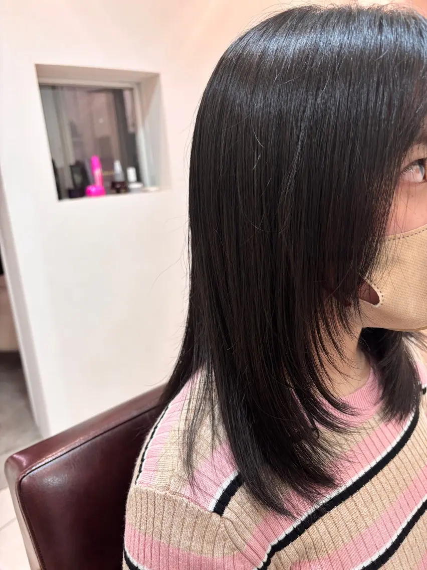 セミロング 山田 愛のヘアスタイル