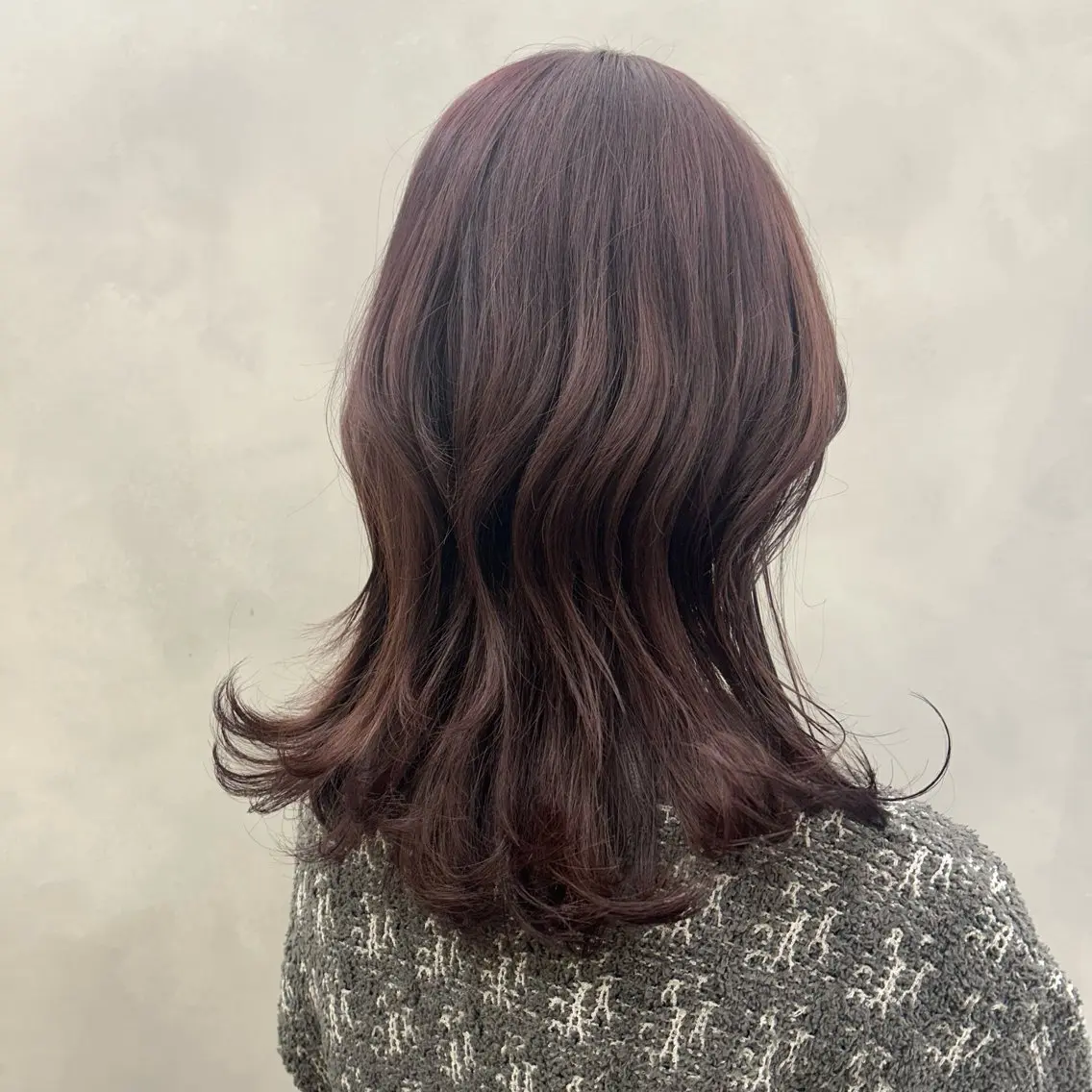 セミロング カラー 髪質改善⌇透明感 カラー⌇川上葵のヘアスタイル