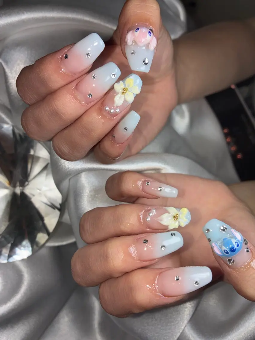 ミディアム ハンドネイル YOKOSUKA NAILS💅🩶のネイルデザイン