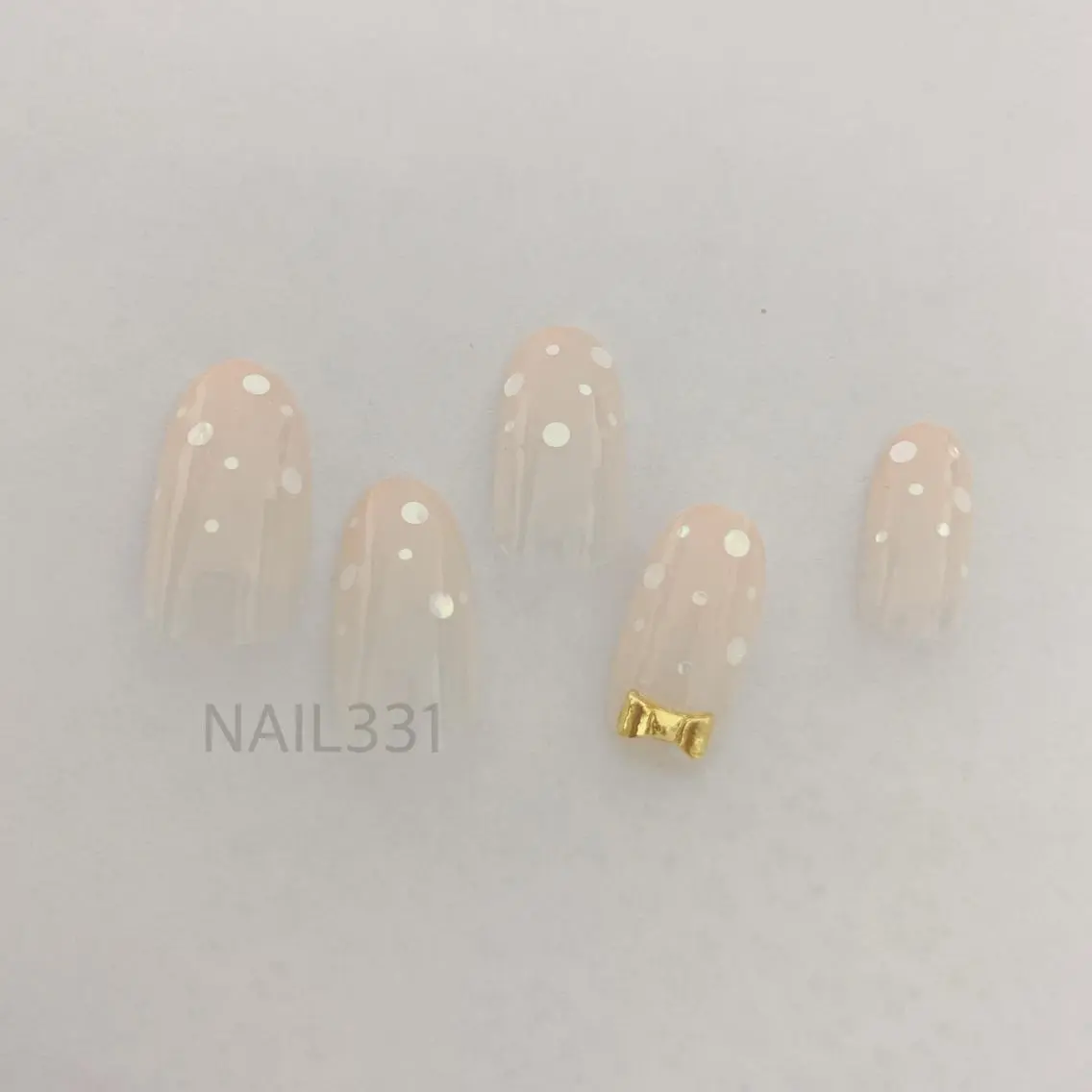 ネイル ドット Nail 331のネイルデザイン