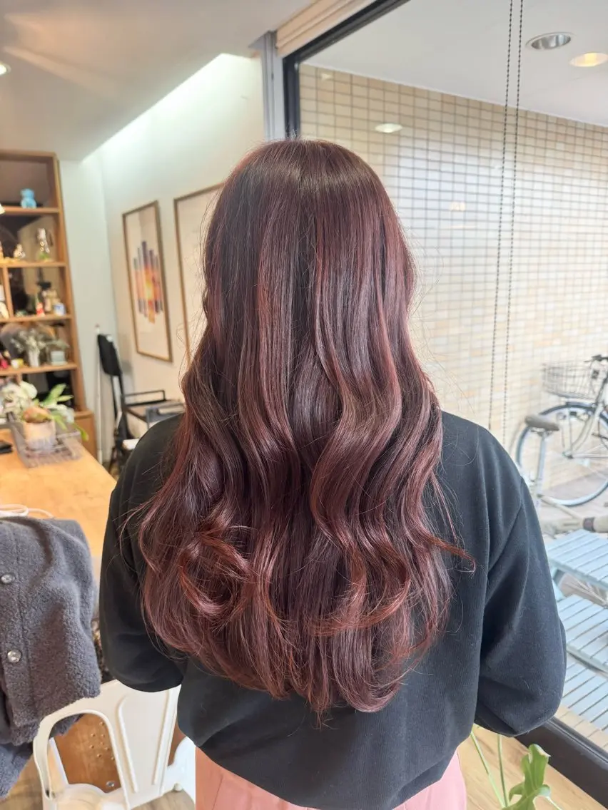ロング カラー ピンクカラー ヘアカラー トリートメント ツキダテ ユイのヘアスタイル