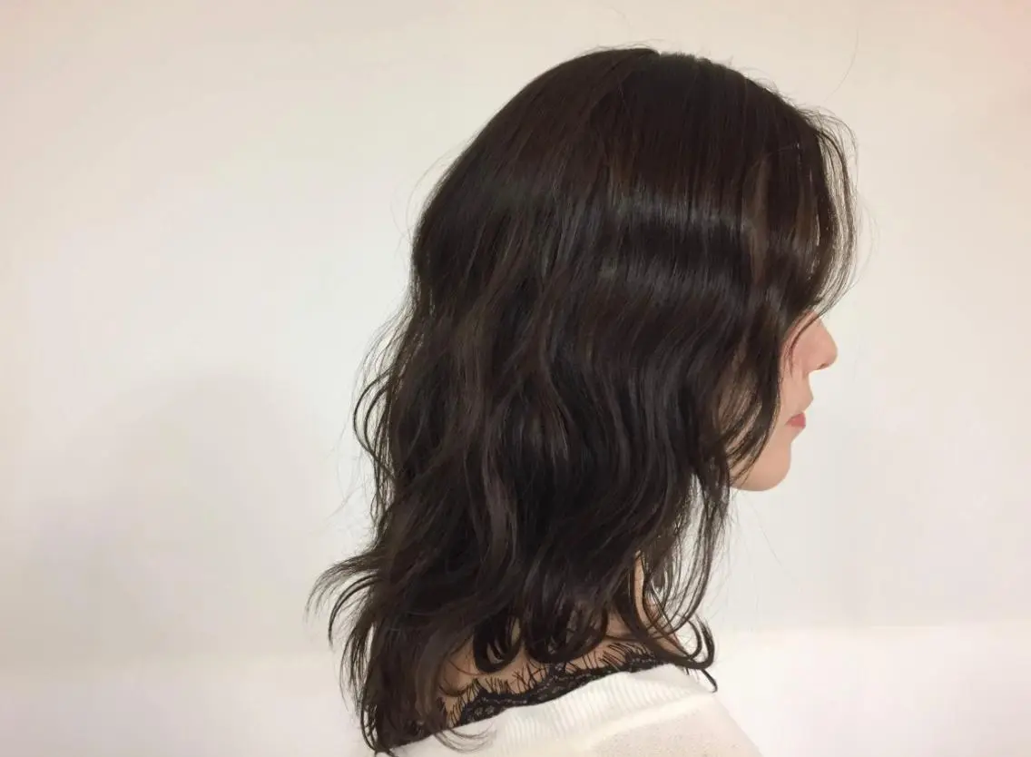 カラー トリートメント 透明感ブラウンカラー 🫧レイヤー🩰好実のヘアスタイル