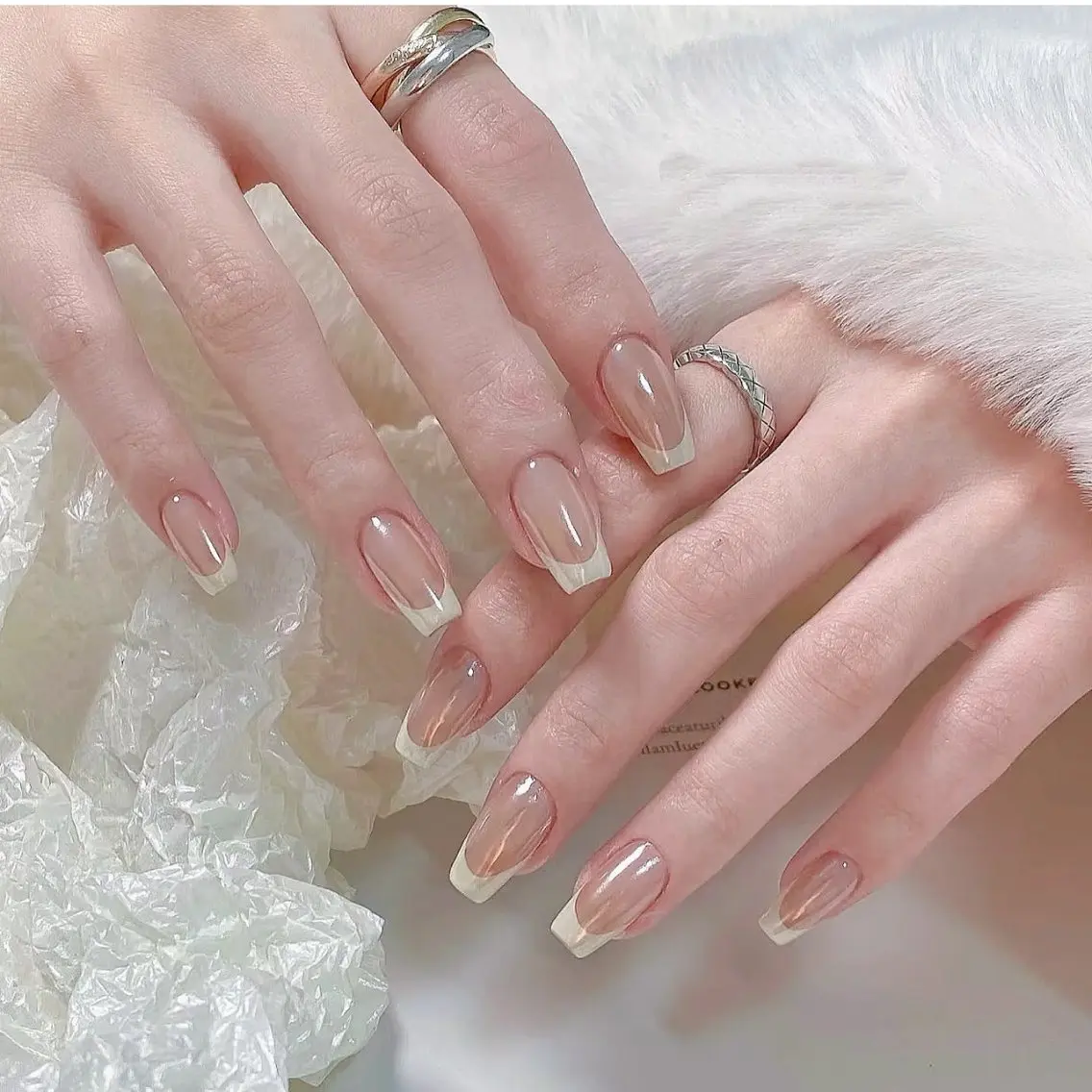 ネイル オーロラネイル ハンドネイル H3 Nail Tsuki🦋💙のネイルデザイン
