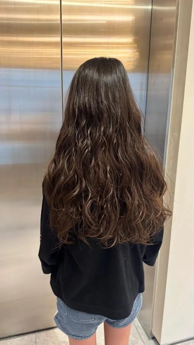 ロング パーマ ロング 松榮 明衣のヘアスタイル