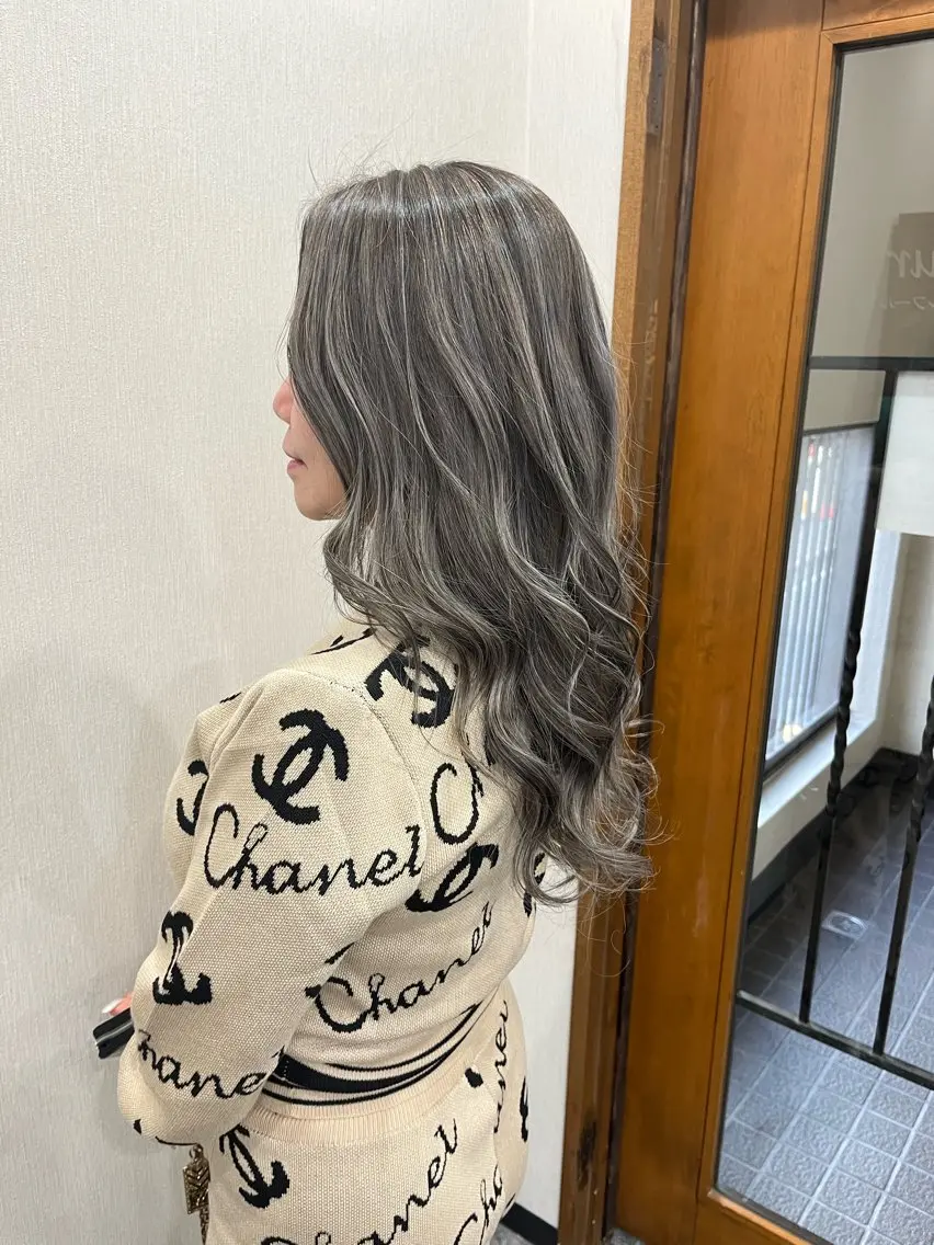 カラー＋大人ハイライトメッシュの写真