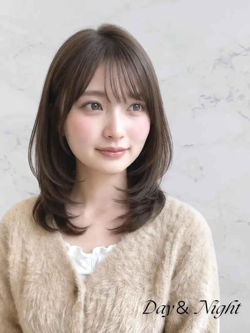 セミロング カラー Day& Night光翼のヘアスタイル