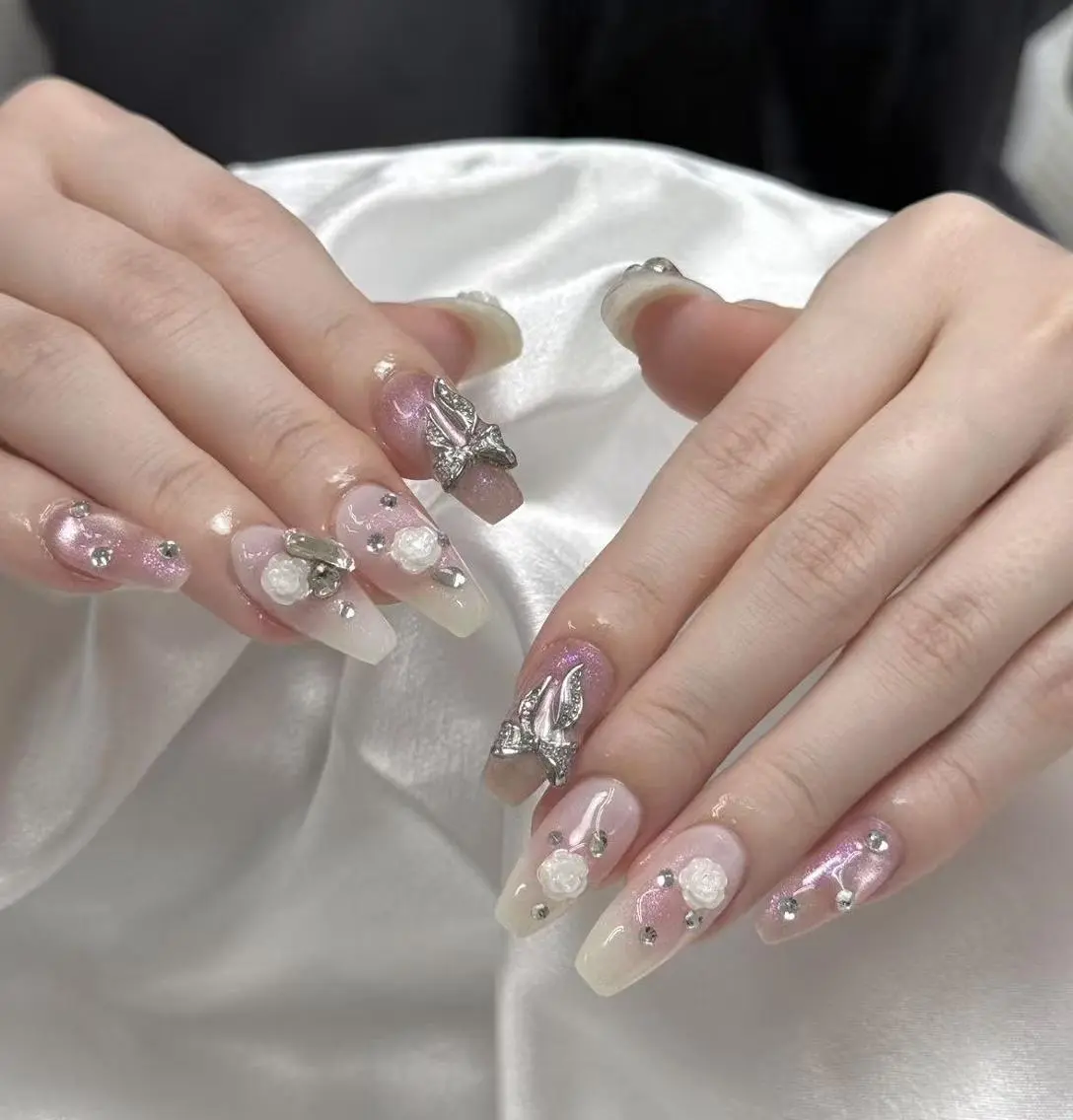 マツエク・マツパ 付け放題 成人式 韓国風マツエク ワンホンマツエク Kana🌻マツエク &Nailサロン💛のネイルデザイン